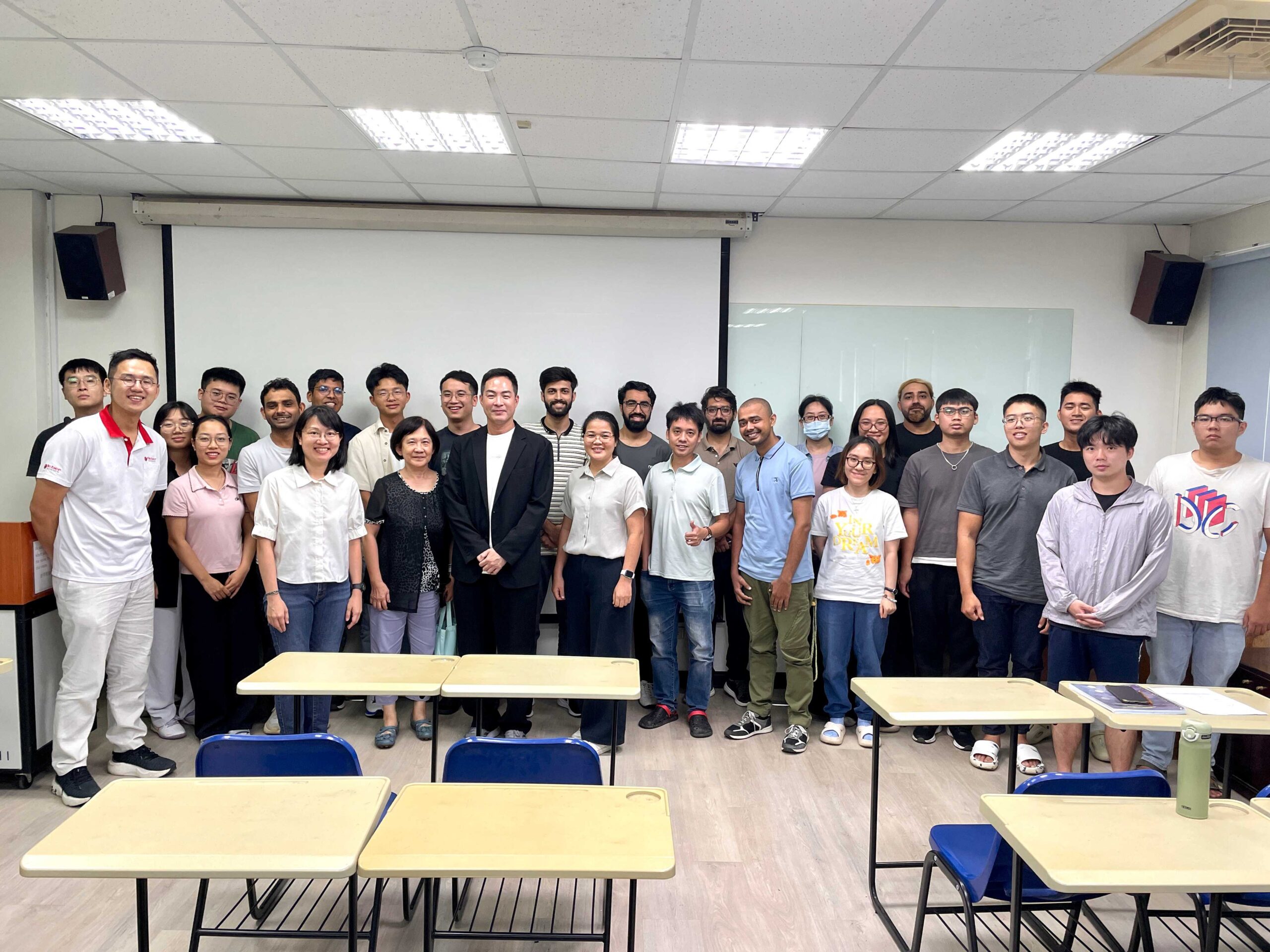 Read more about the article IAVT Hosts a Special Talk on “New Vaccine Approval Practices”  delivered by Reber Genetics representatives